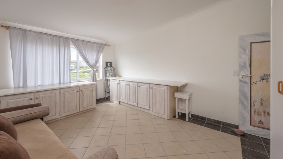 5 Bedroom Property for Sale in Suiderstrand Western Cape